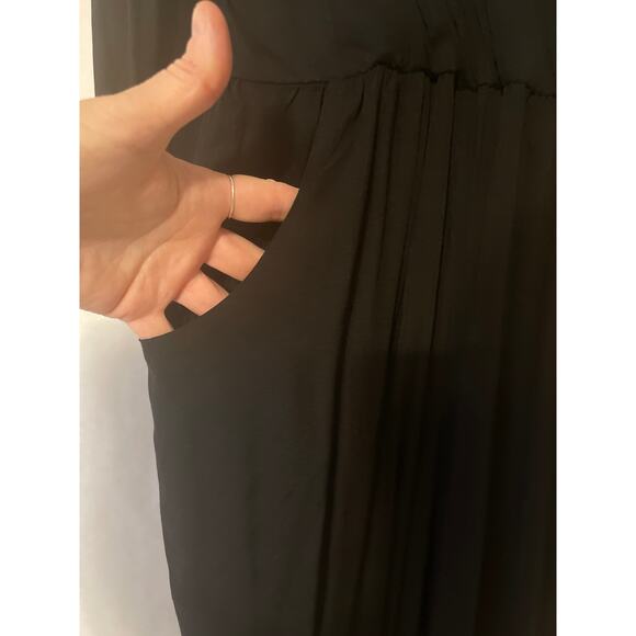 Lulu’s Rayon Jumpsuit NWT Black V Neck Elastic Ankle Womens Small Cut Out Sleeve - Picture 6 of 12